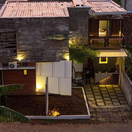 Happy House Bnb Bromo Backpacker Probolinggo Esterno foto
