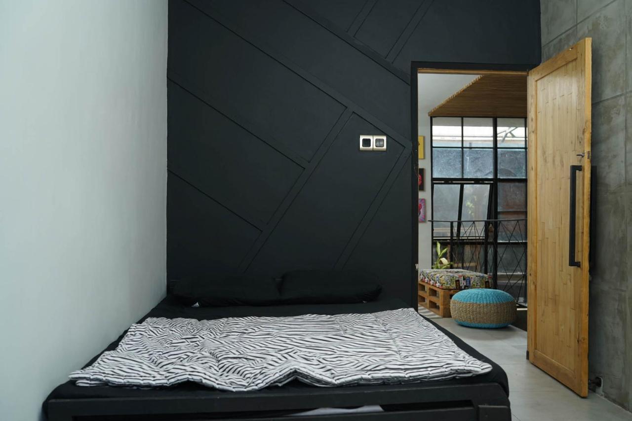 Happy House Bnb Bromo Backpacker Probolinggo Esterno foto