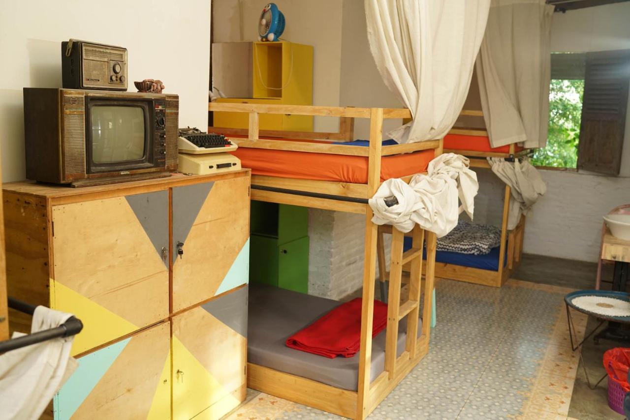 Happy House Bnb Bromo Backpacker Probolinggo Esterno foto