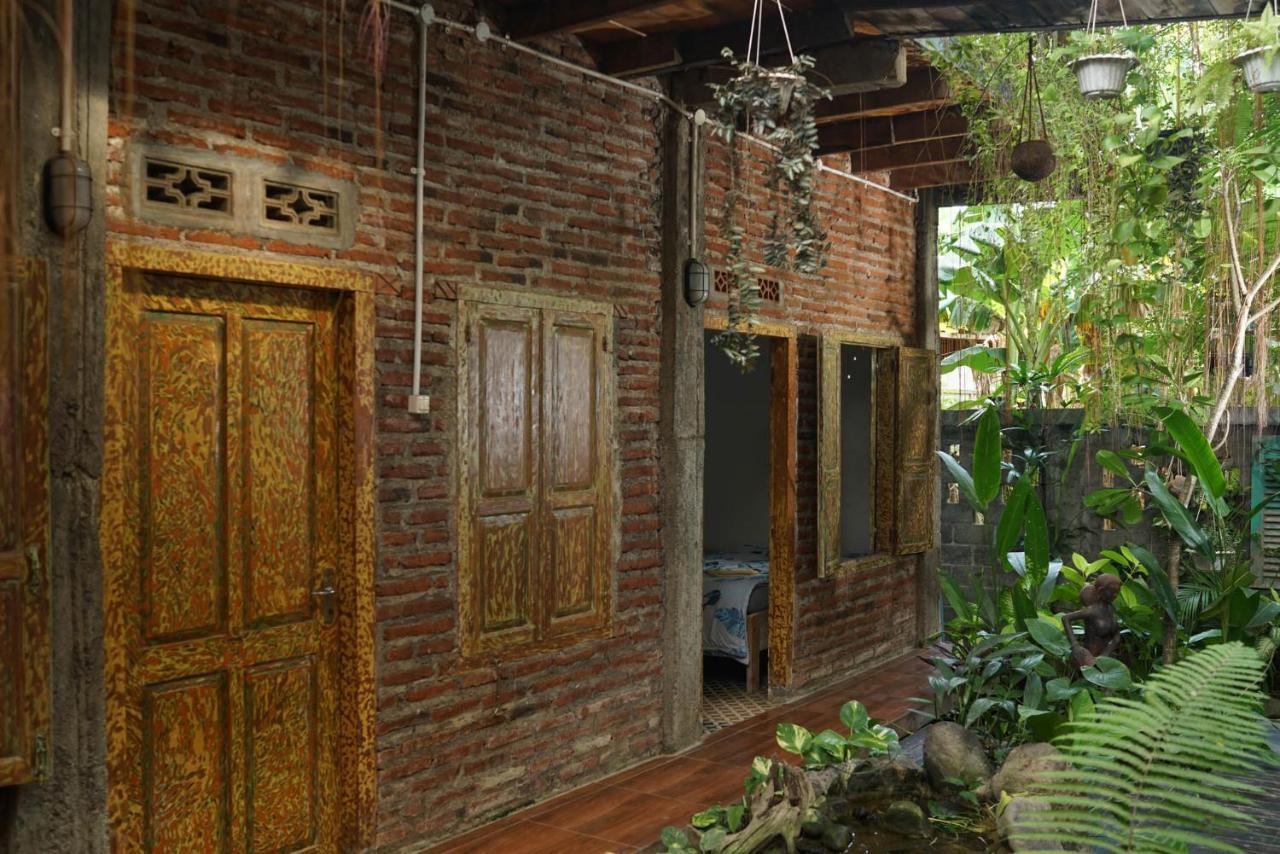 Happy House Bnb Bromo Backpacker Probolinggo Esterno foto