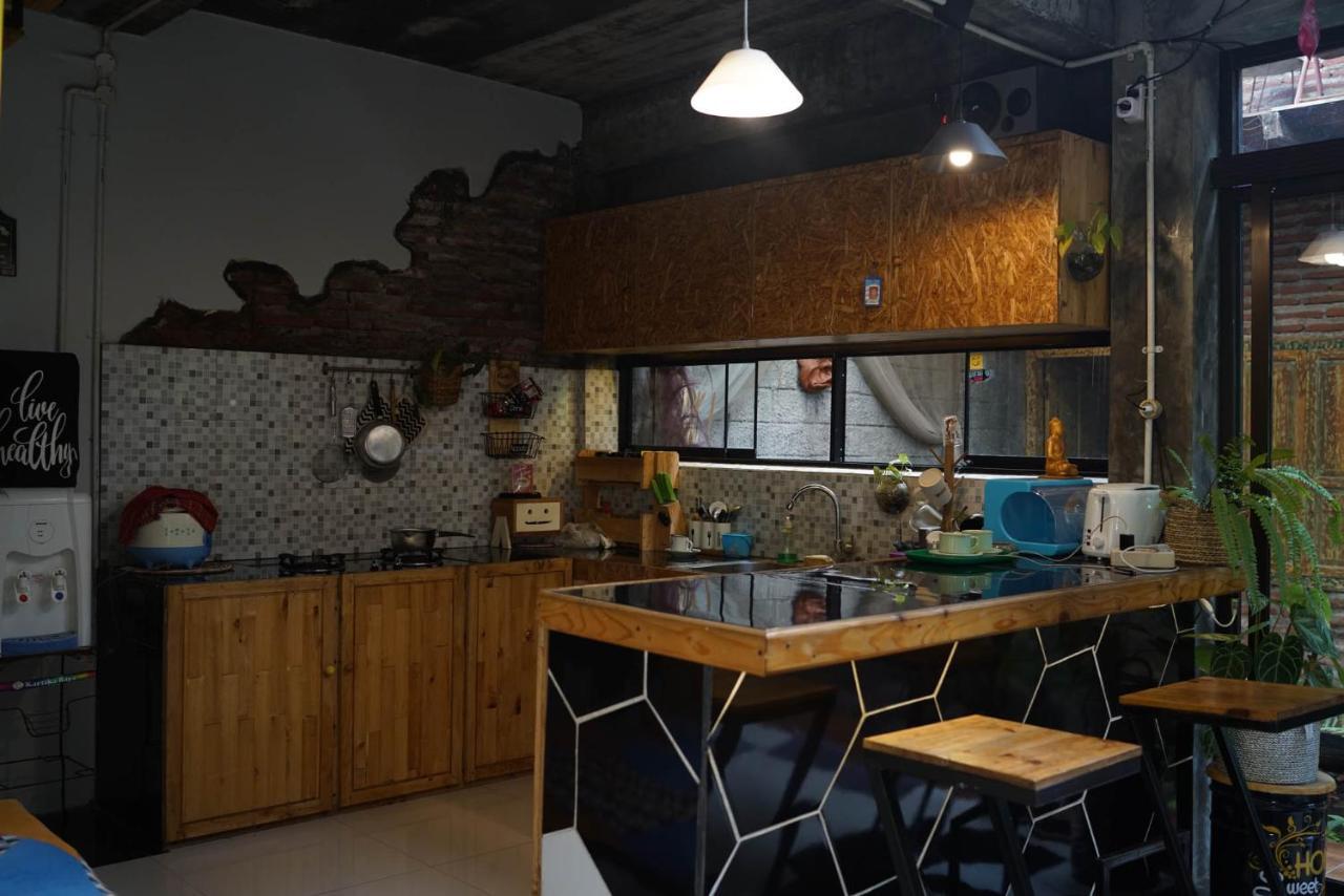 Happy House Bnb Bromo Backpacker Probolinggo Esterno foto
