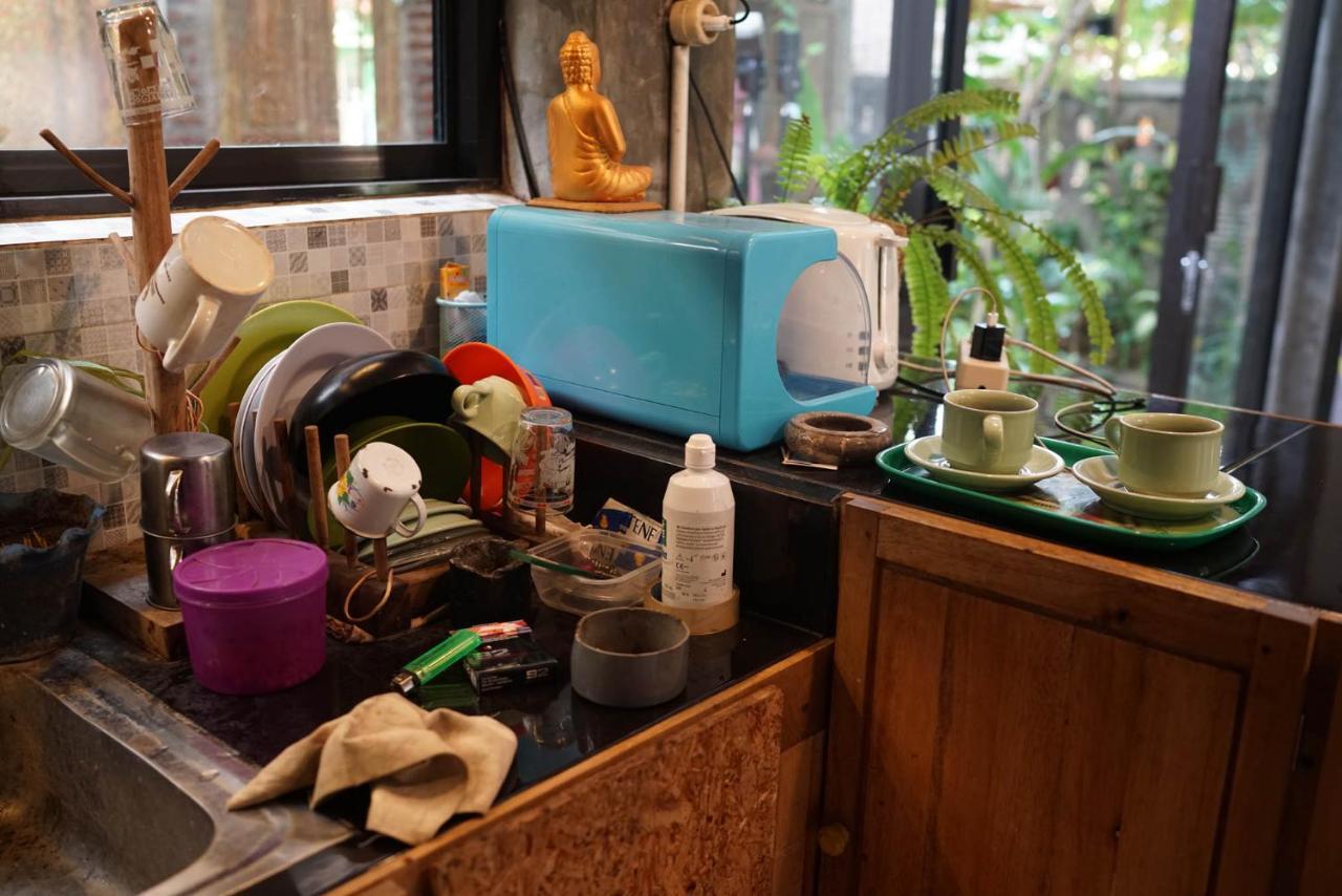 Happy House Bnb Bromo Backpacker Probolinggo Esterno foto