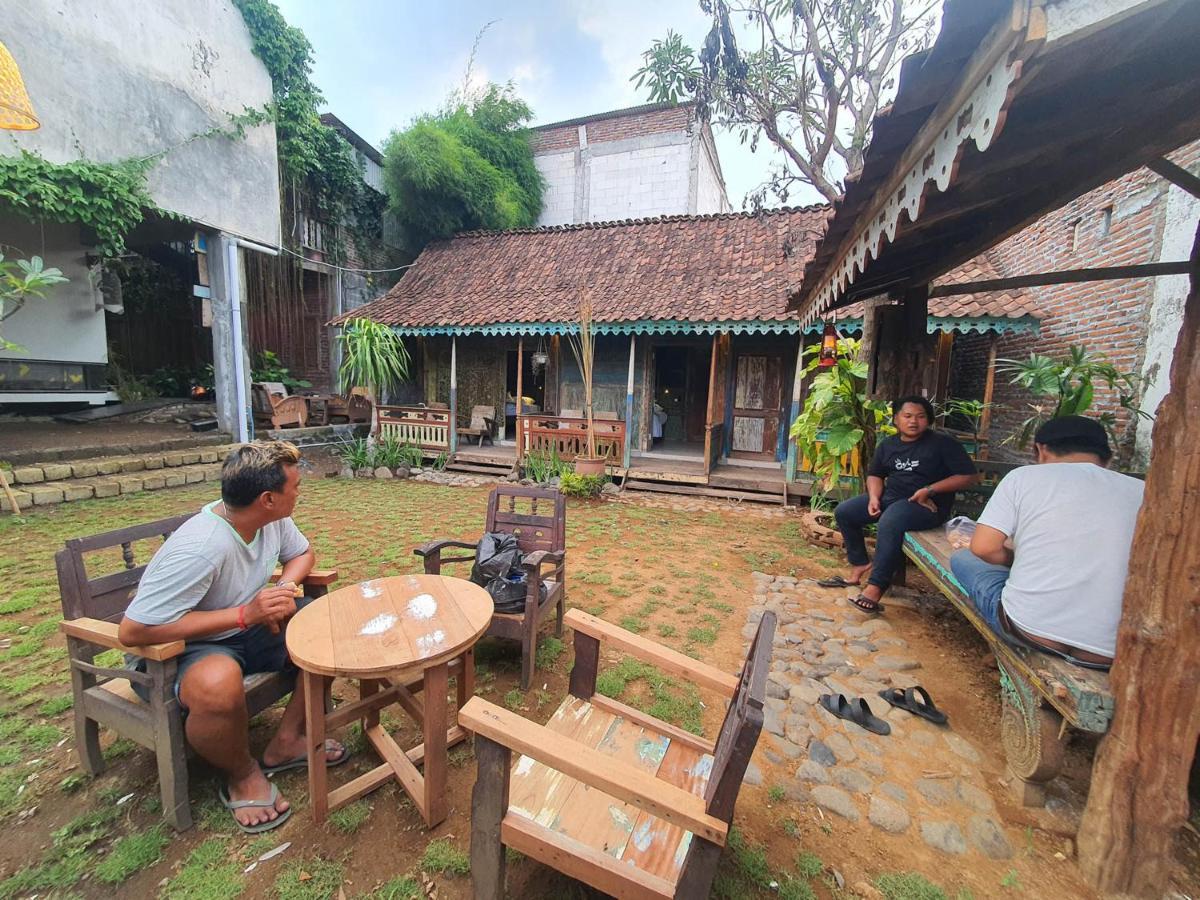 Happy House Bnb Bromo Backpacker Probolinggo Esterno foto