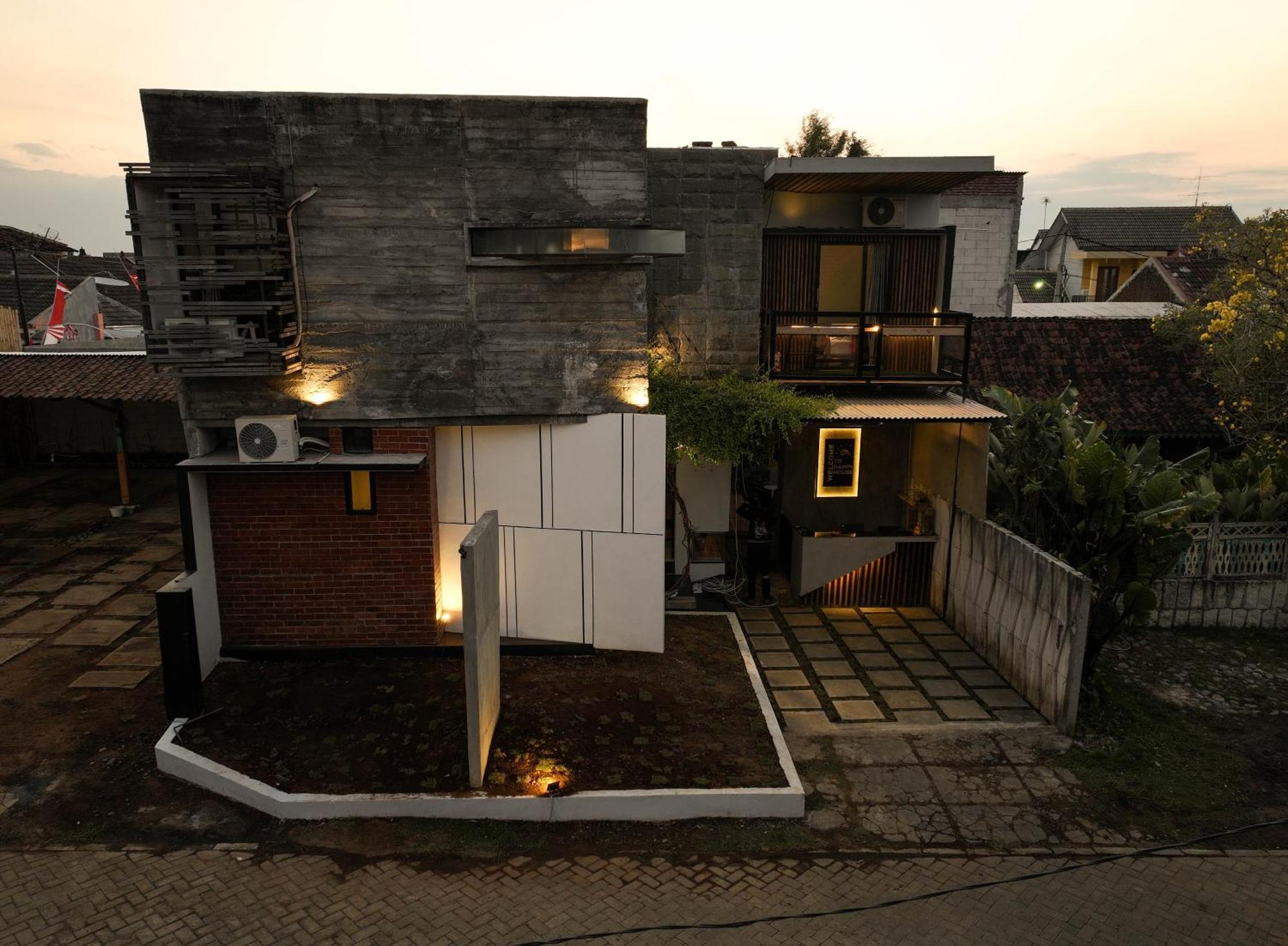 Happy House Bnb Bromo Backpacker Probolinggo Esterno foto