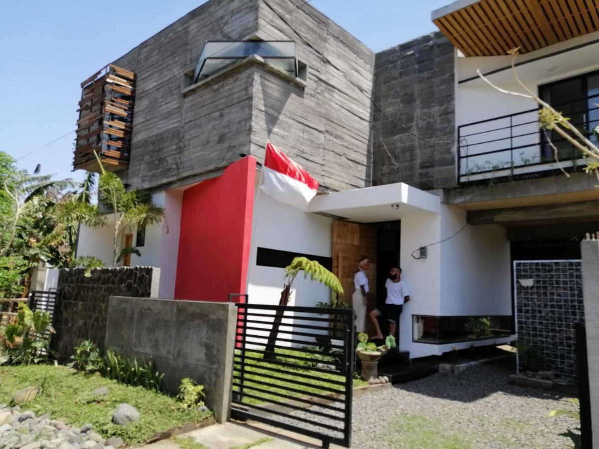 Happy House Bnb Bromo Backpacker Probolinggo Esterno foto